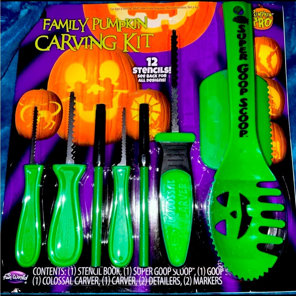 Green Pumpkin Carving Kit Pumpkin Family Carving Kit
20 Piece Carving Kit new
